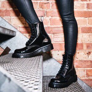 DR. MARTENS 1460 Mono Patent Leather Lace Up Boot - NWOT -  Size 7 US